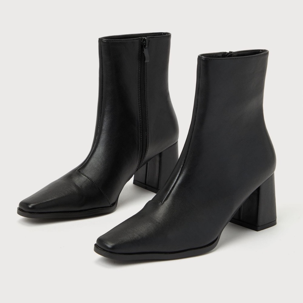 Elegant Black Ankle Boots